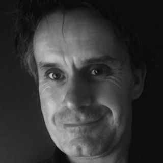 Niclas Tengwall, Trädgårdsdesigner Trädgårdsarkitekt Malmö och Stockholm. Hjälper dig med idéer o planering om din trädgård eller gårdsmiljö. Ritar, designar och anlägger trädgårdar,utemiljö o innergårdar.